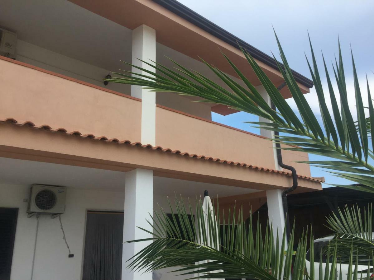 Casa Vacanze Foce Varano Exterior foto